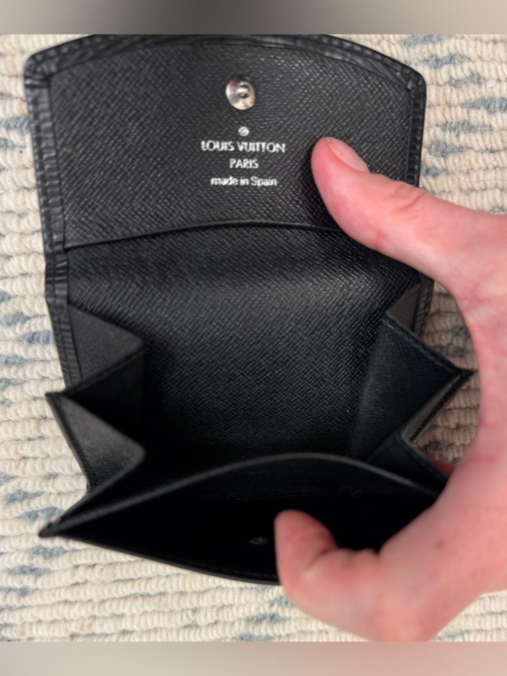 LOUIS VUITTON Unisex Classic Sleek Black Epi-Porte Monnaie Simple Coin Purse - Picture 15 of 16
